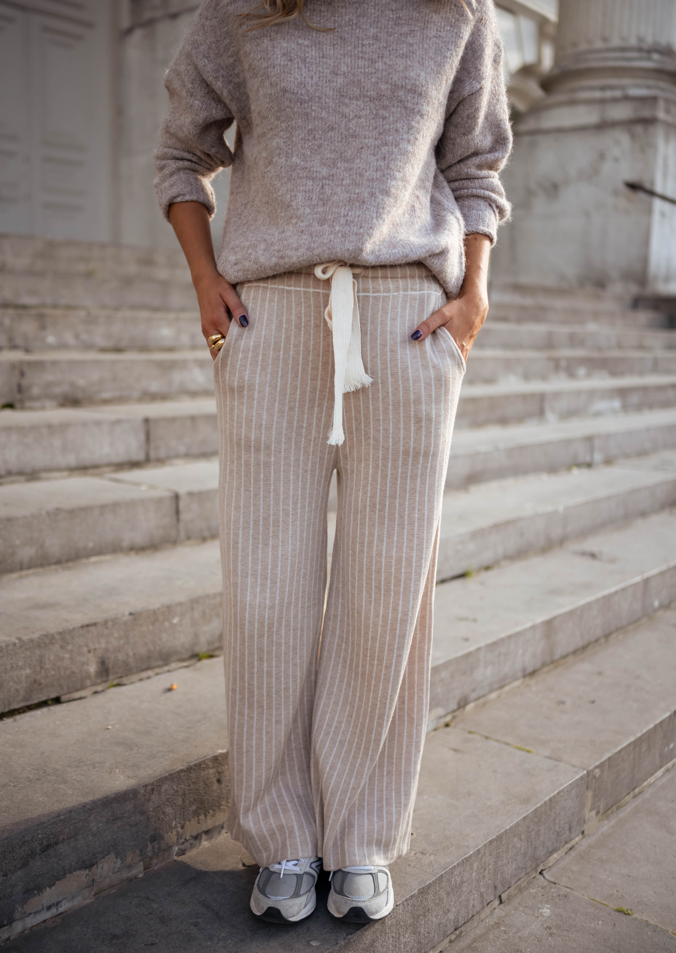 Beige Léna sweat pants*EASY CLOTHES Clearance